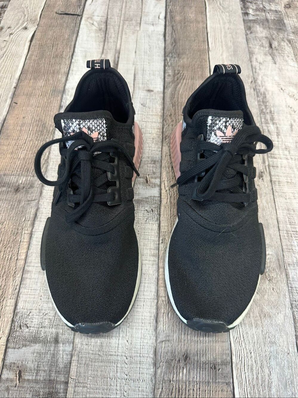Adidas NMD_R1 Women’s Size 9 Black Pink Snake Print Boost Running Sneakers Shoes - Picture 3 of 7